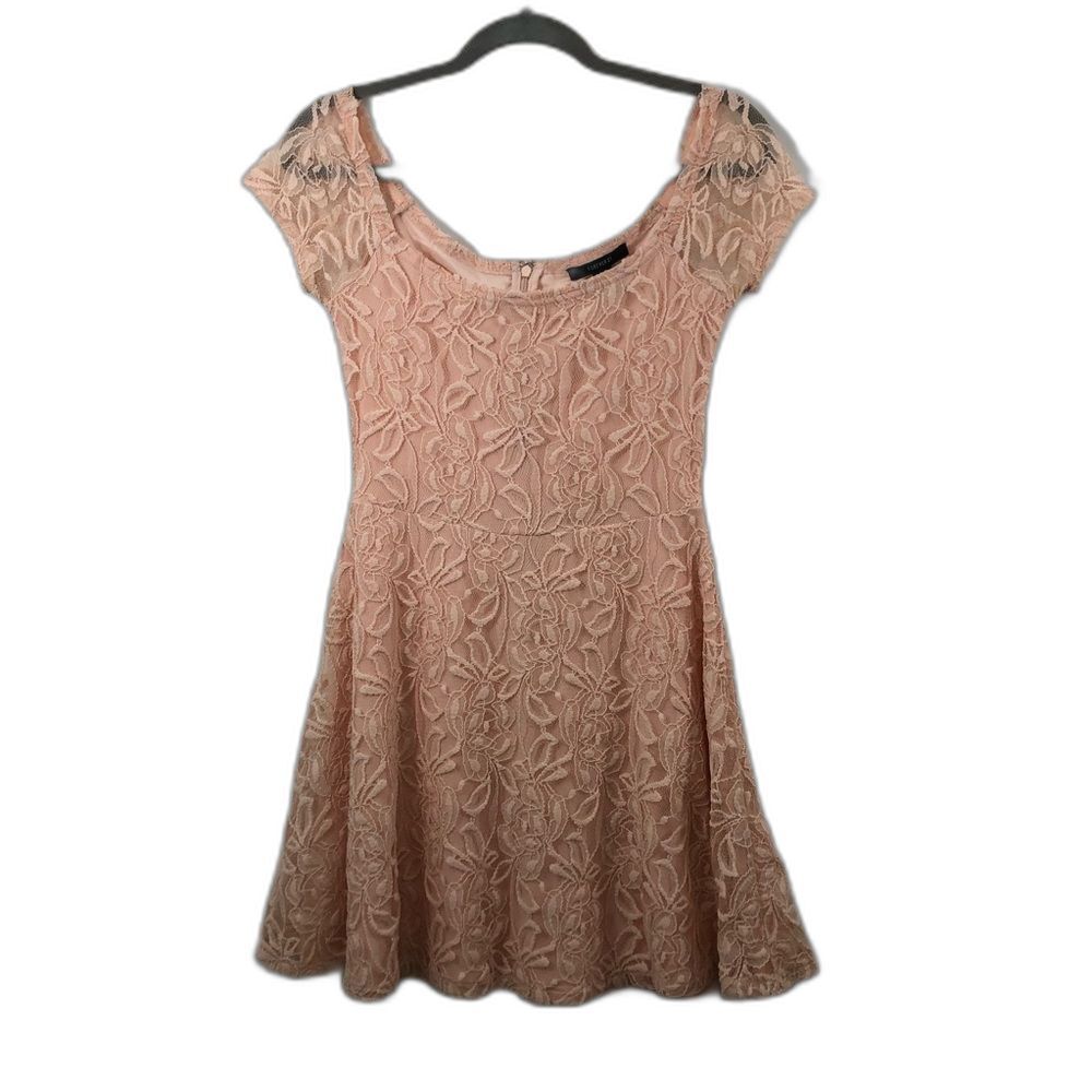 Forever 21 Peach Floral Fully Lined Lace Overlay Skater Dress Size Medium